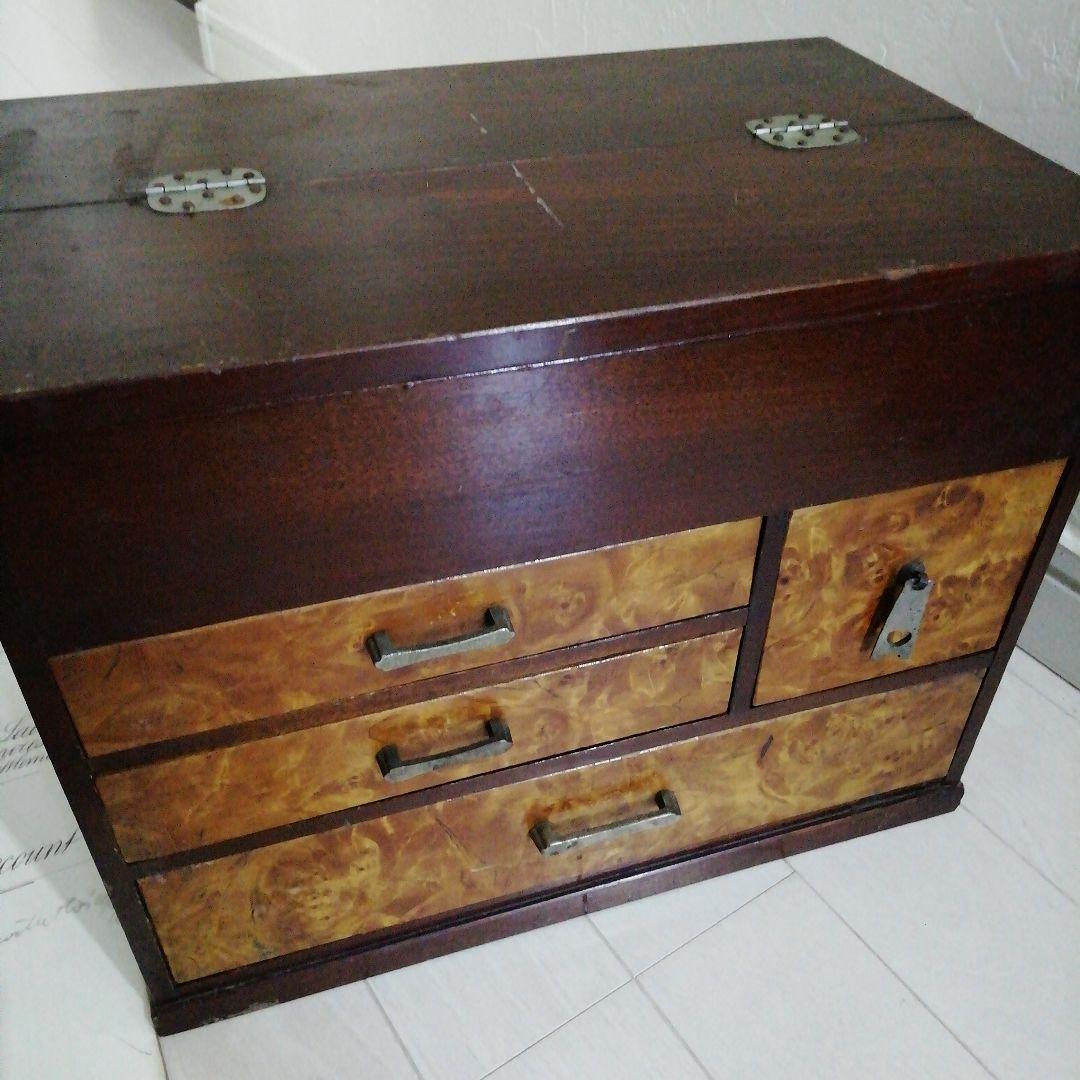 木製のアンティーク引き出しにたっぷりの海外紙モノコレクション♡　蚤の市