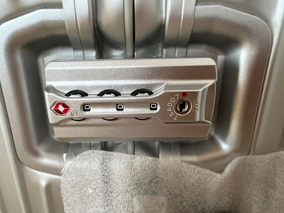 メルセデスベンツ正規ディーラー成約記念品メルセデス・ベンツアルミスーツケース‼️