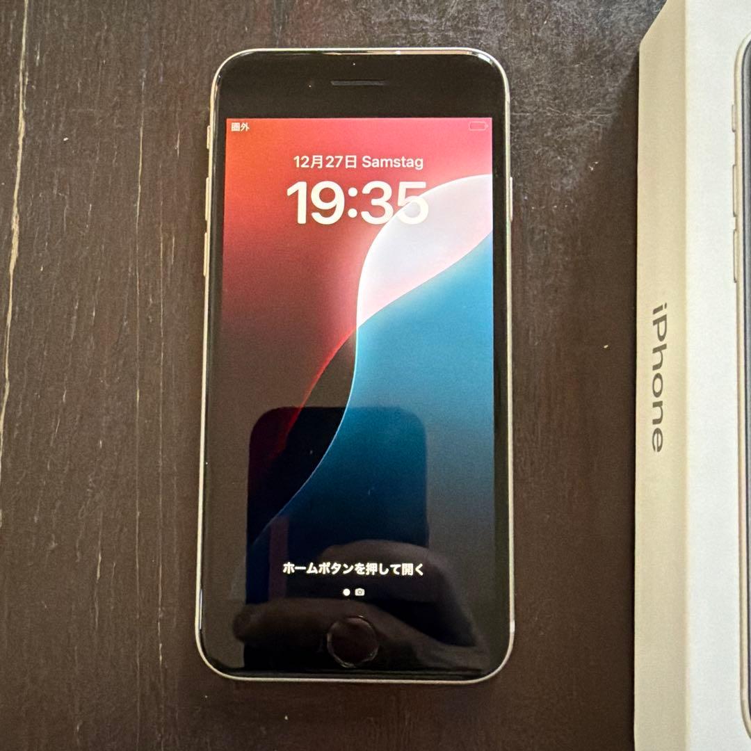 スマートフォン本体 Apple iPhone SE (MMYD3J/A)