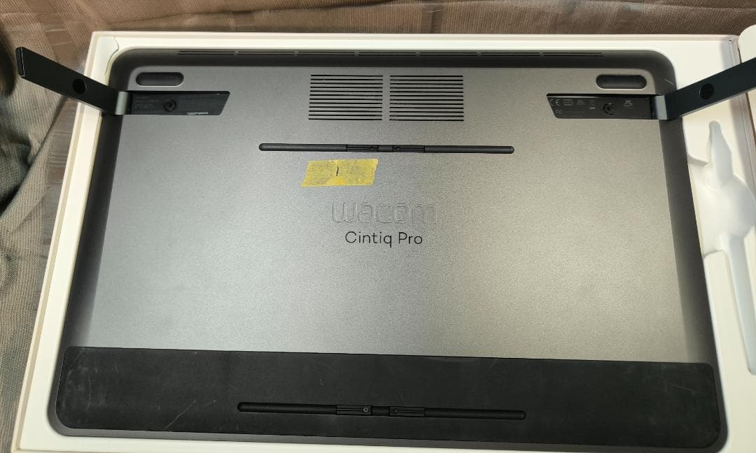 ワコム Wacom Cintiq Pro 16 DTH1620/AK0