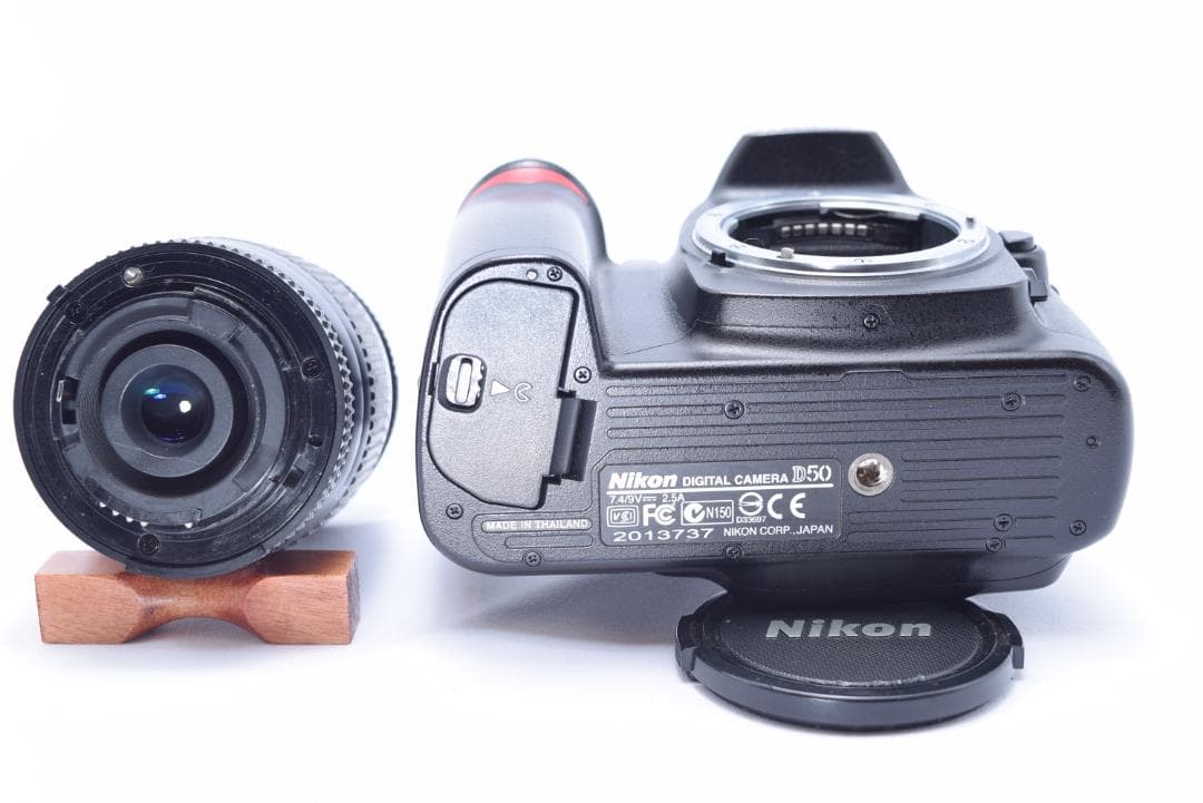 ①Nikon D50 デジタル一眼レフカメラ 28-80mmレンズ　おまけ付き