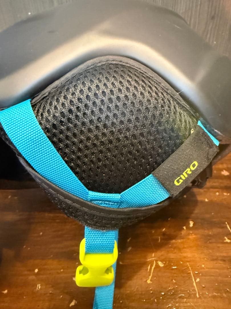 GIRO★LAUNCH★ジュニアヘルメット　スキー用子供用　スノボ子供用