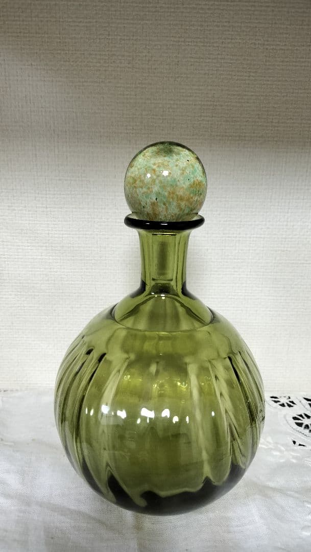 津軽びいどろ　オリーブグリーン デキャンタ