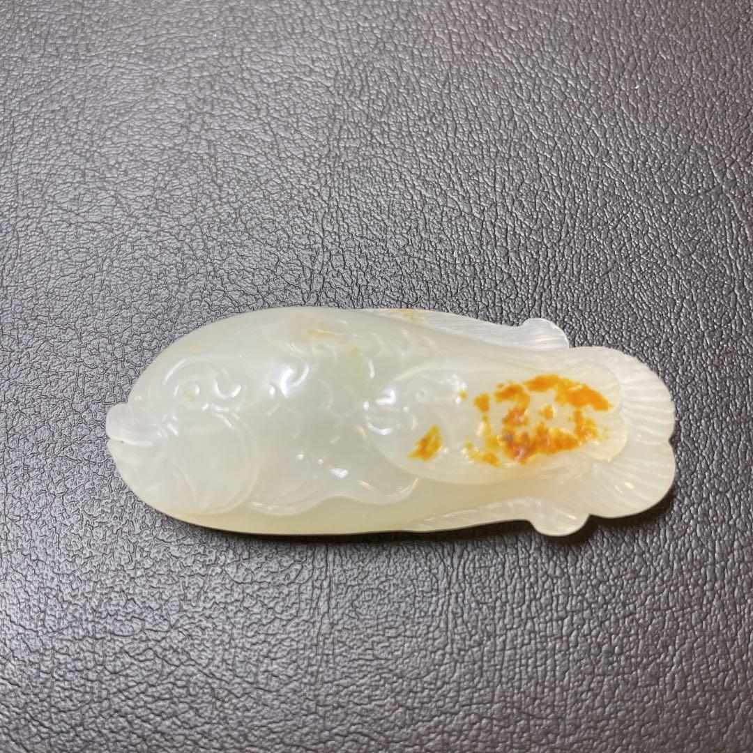 和田玉魚親子の彫刻