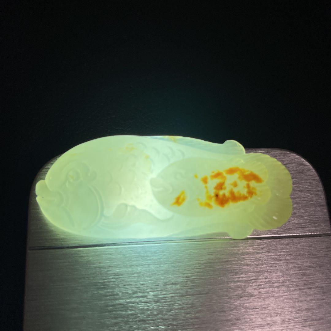 和田玉魚親子の彫刻