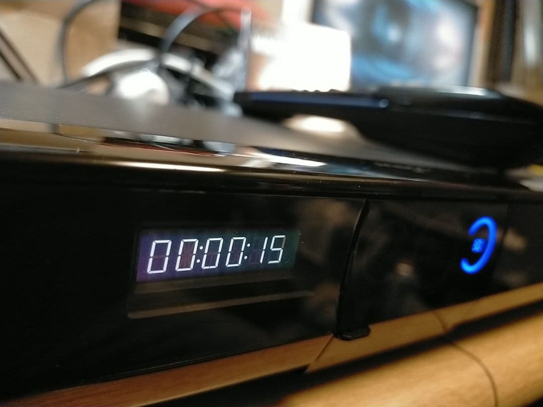 シャープ・ブルーレイレコーダーBD-W515 美観