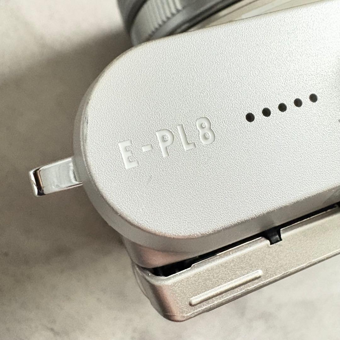 オリンパス E-PL8 ホワイト