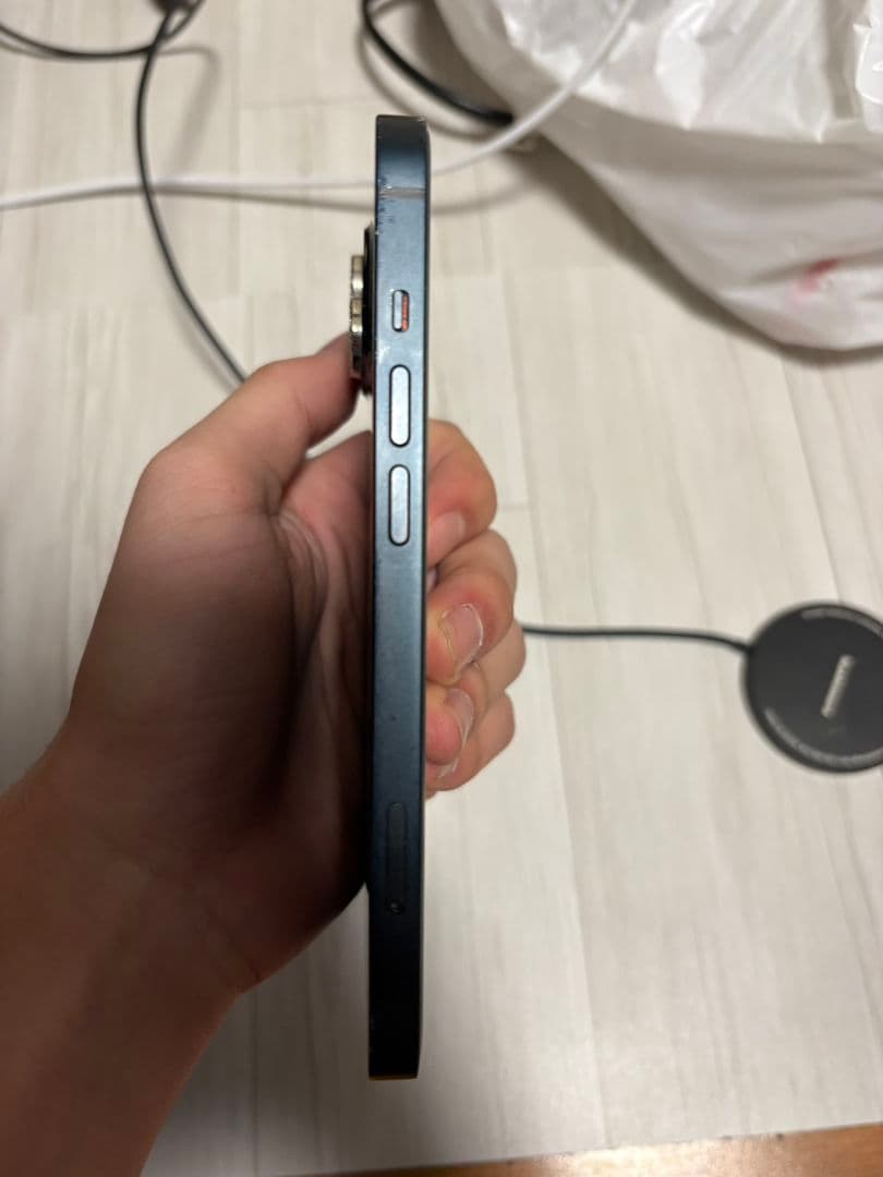 Apple iPhone 13 (ブラック)