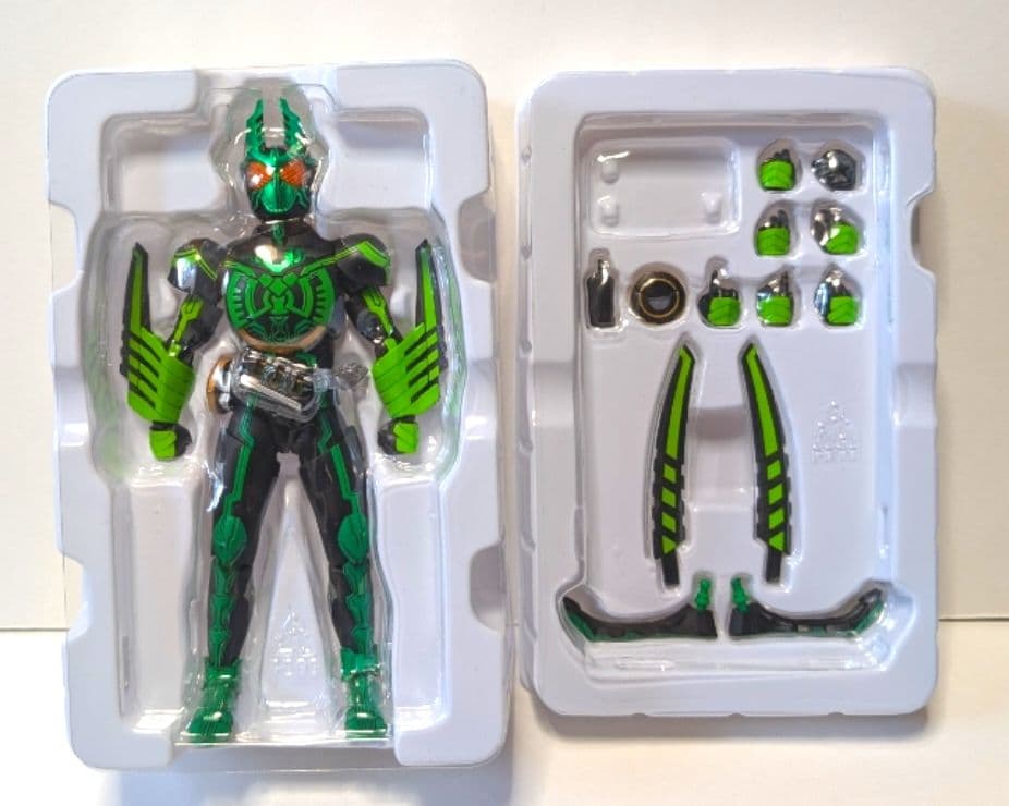 S.H.フィギュアーツ 真骨彫製法 仮面ライダーオーズ ガタキリバコンボ