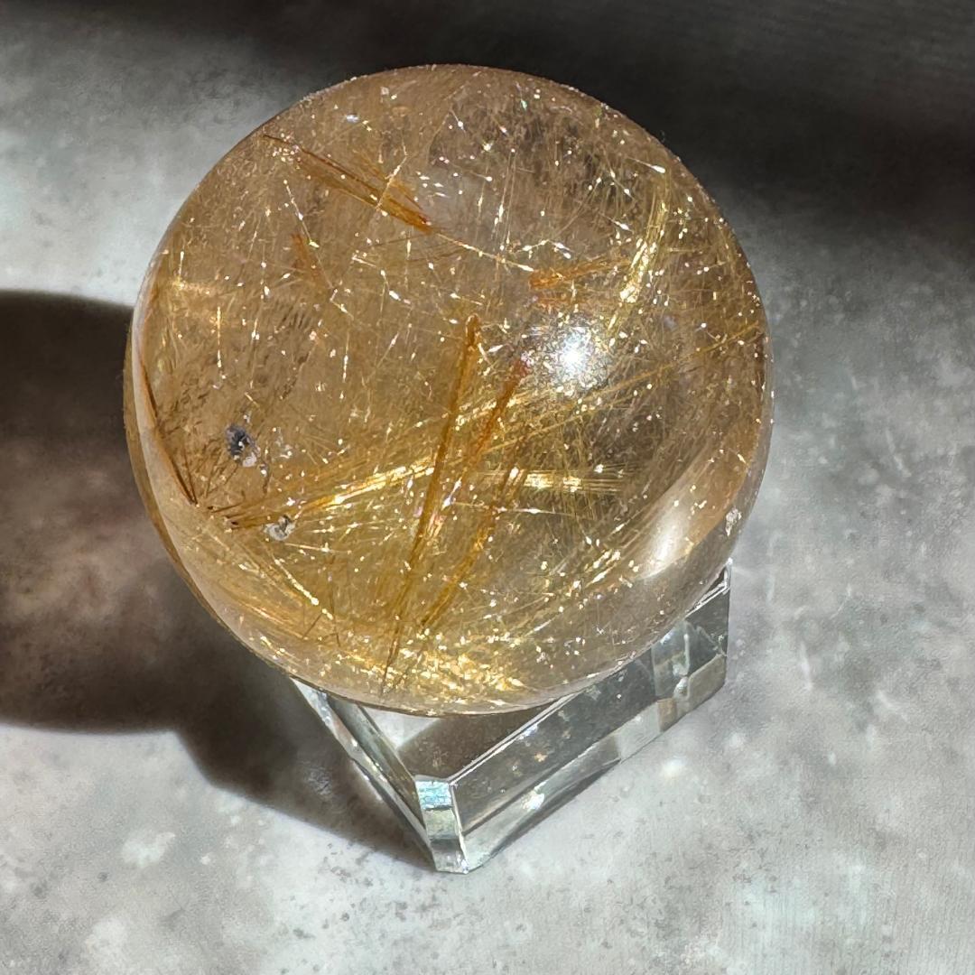 金運アップ◇ゴールドルチルクォーツ◇丸玉　約43.9㎜