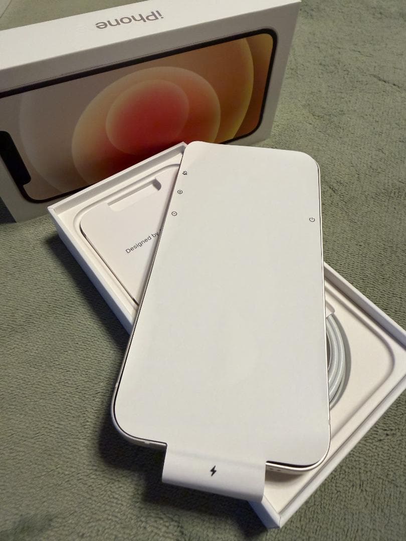 スマートフォン本体 Apple iPhone 12 64GB