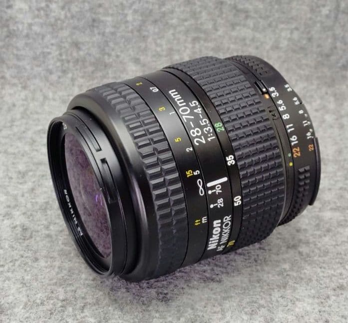 rareさまご購入予定品　Nikon F100 標準ズームレンズ付き