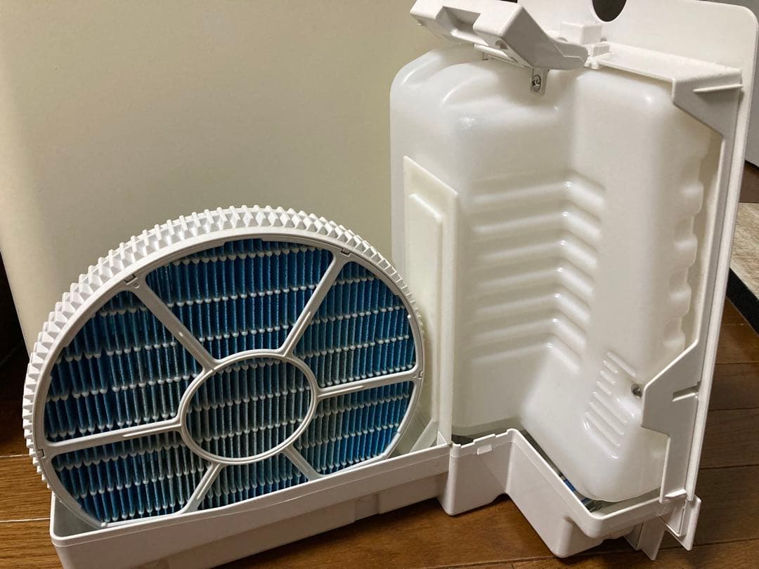 シャープ 加湿空気清浄機　プラズマクラスター KI-NP100-W 焼けあり