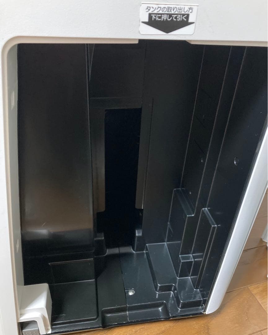 シャープ 加湿空気清浄機　プラズマクラスター KI-NP100-W 焼けあり