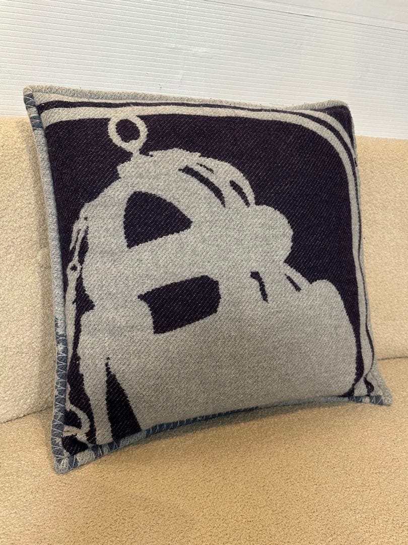 L*7様 ⭐️【全国送料無料】定価13万　HERMES エルメス　クッション　ピ