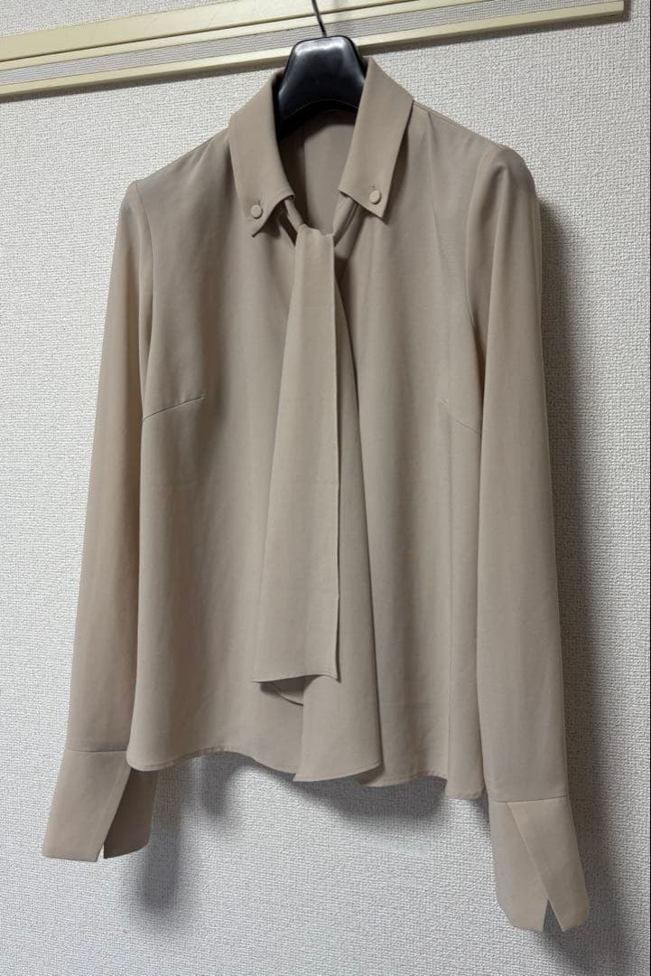 ピンキーアンドダイアン◆ボタンダウンボウタイシャツ ベージュ 38