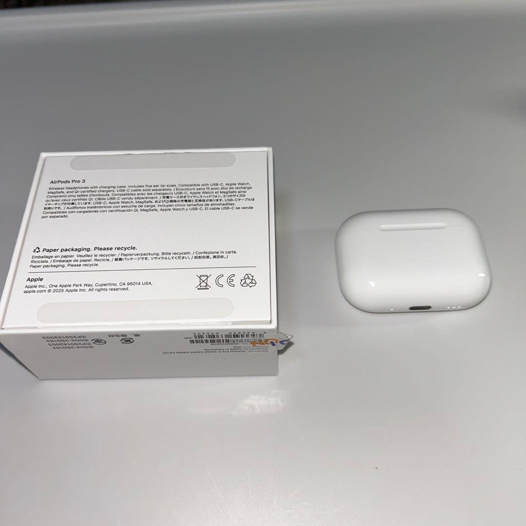 Apple AirPods Pro 3 ＋ケース