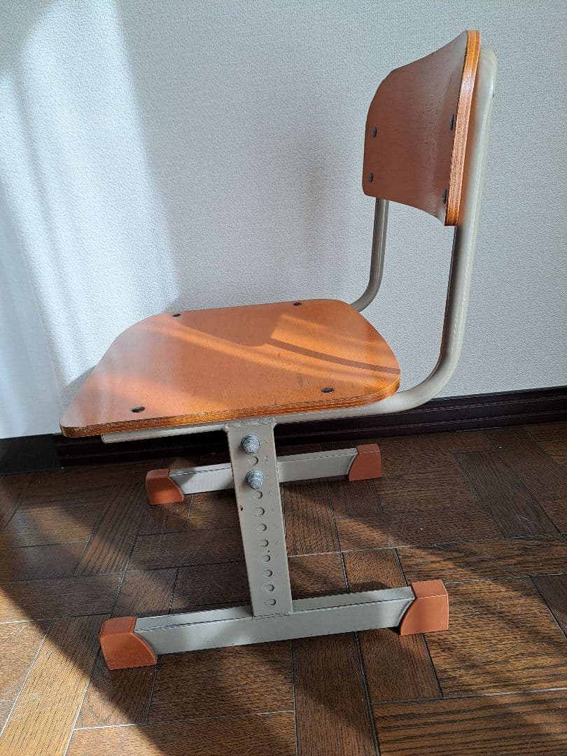 【送料無料】 オカムラ necos 学校 学習机 椅子 高さ調整可能　①