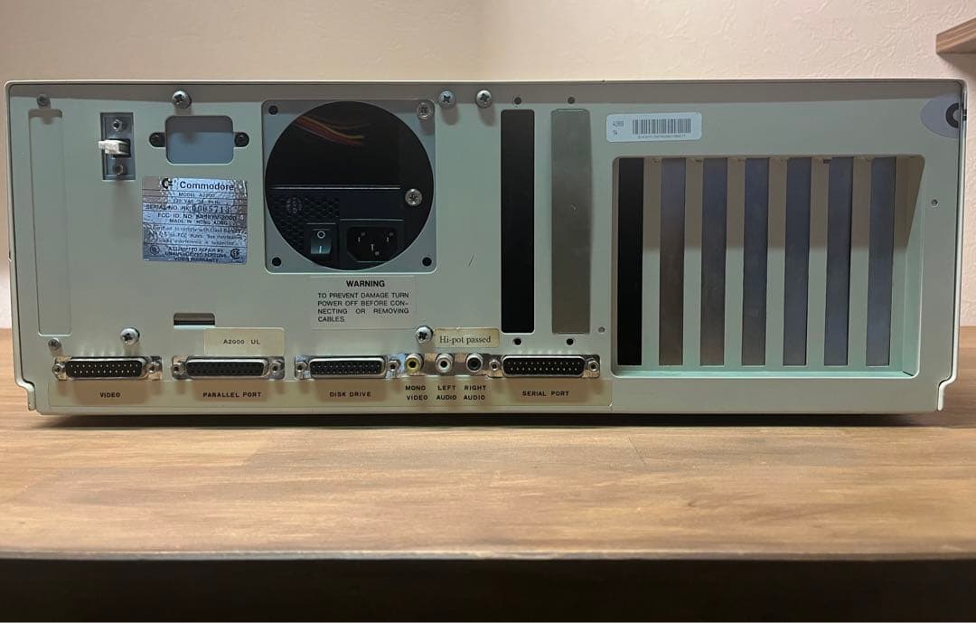 Amiga2000 コンピュータ　本体のみ