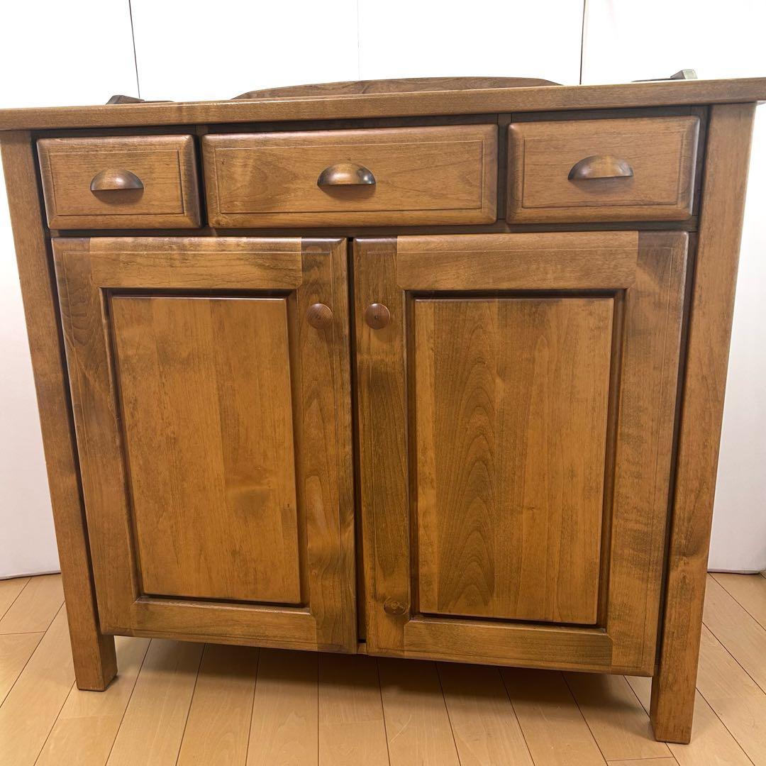 カントリー キャビネット インテリア　英国調　アンティーク　サイドボード　棚