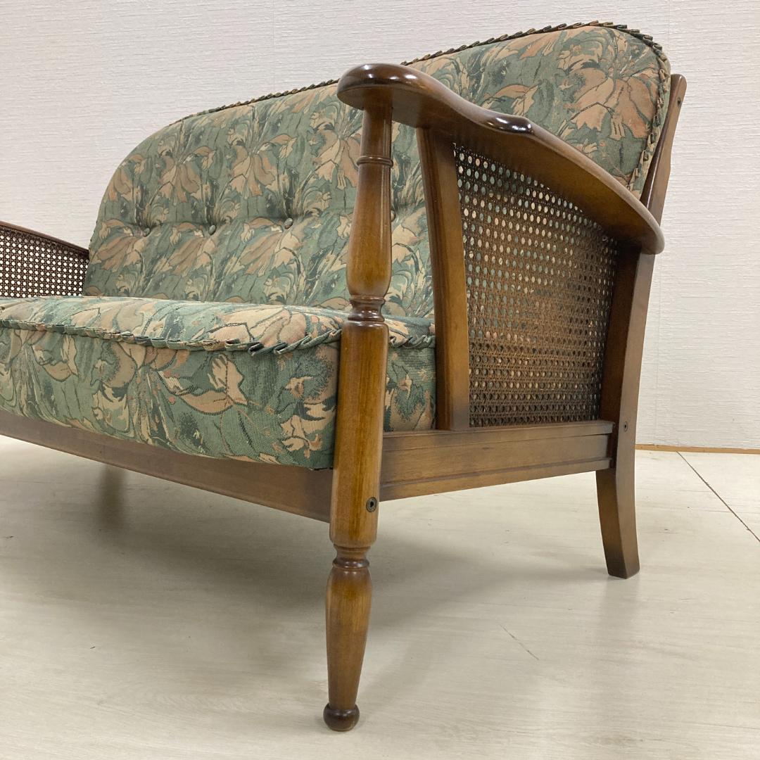 【カリモク】コロニアル　２人掛けソファ　ラブソファ　レトロ