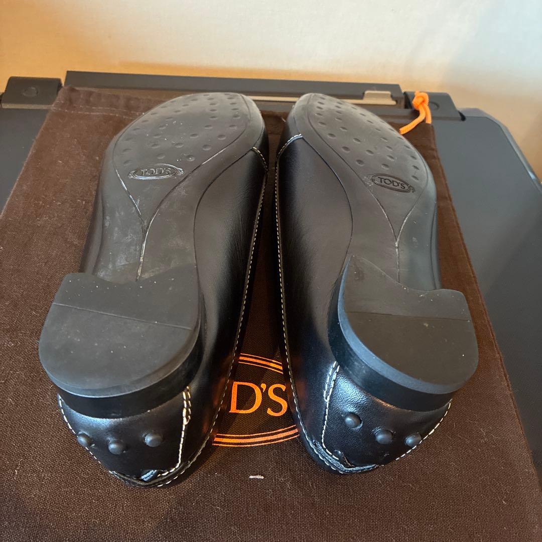 TOD'S ブラック ローファー