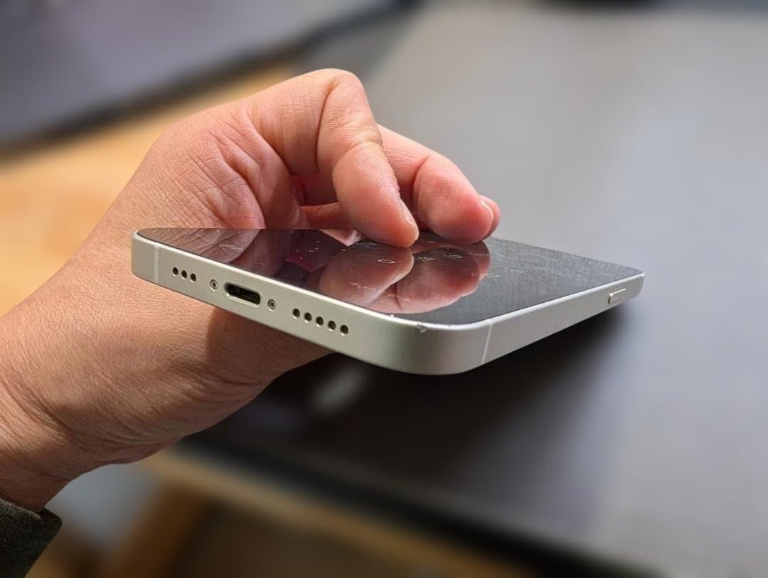 Apple iPhone 12 64GB ホワイト バッテリー100%