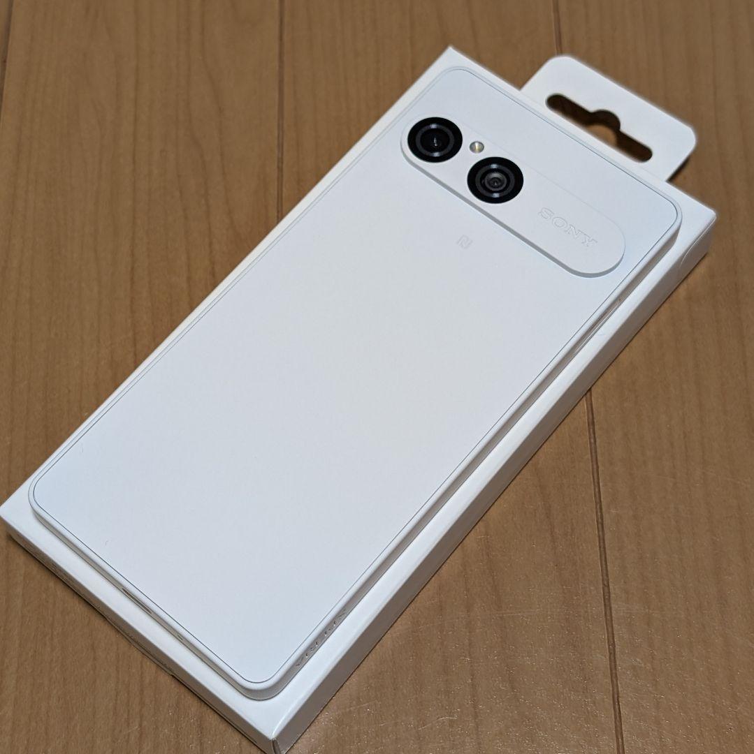 【超美品】Sony Xperia 10 VII ホワイト 本体とカバー付き