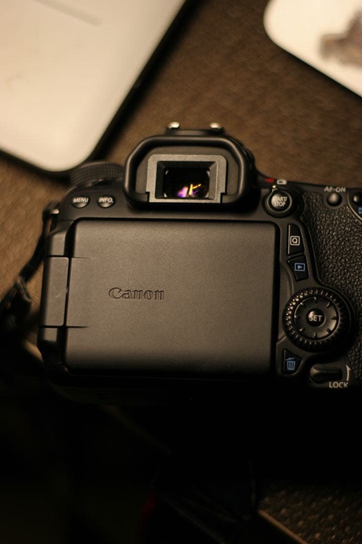 Canon EOS 70D デジタル一眼レフカメラ