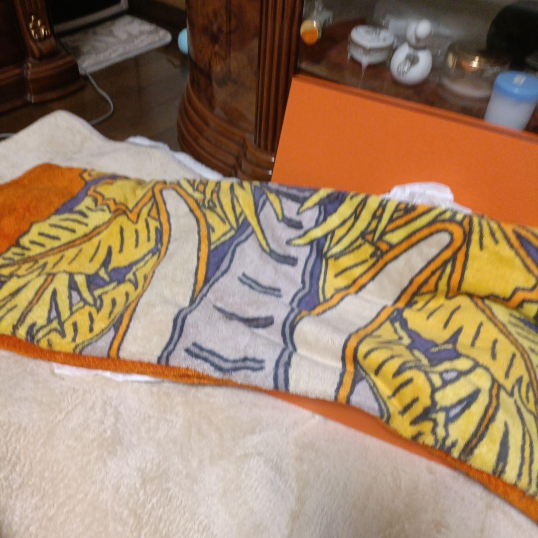 HERMES ビーチタオルバスタオル 象と植物デザイン