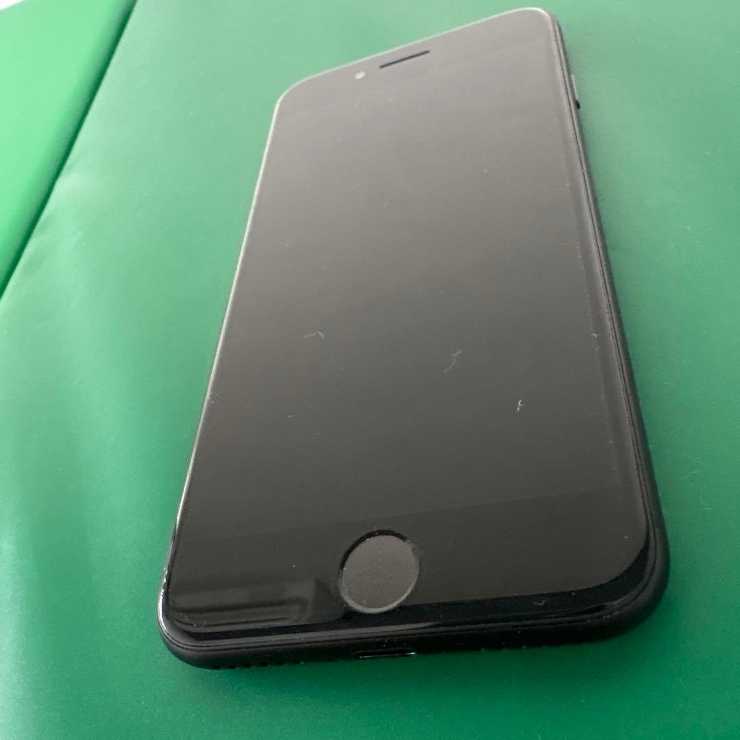 極美品　iPhone SE 第二世代 SIMフリー