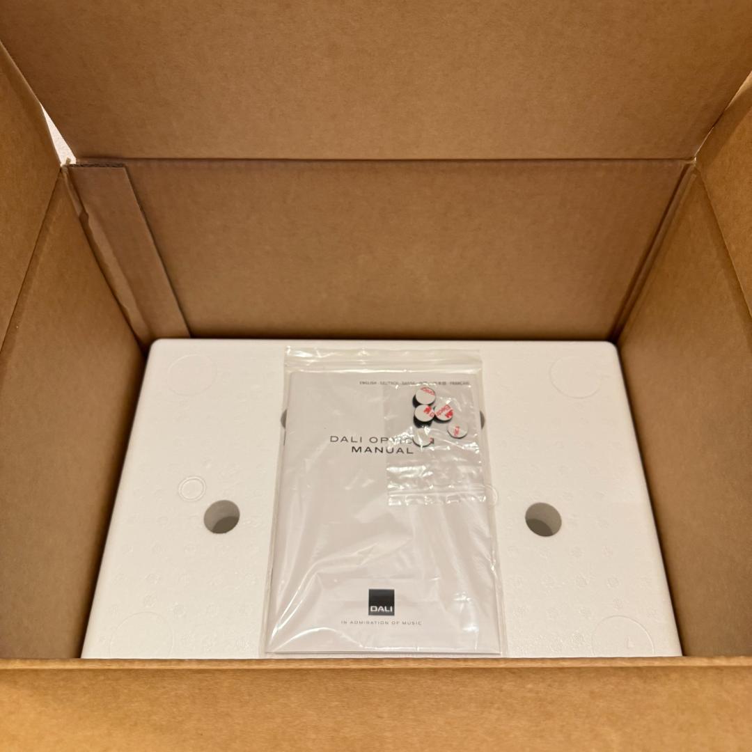 超美品 DALI OPTICON VOKAL Black センタースピーカー