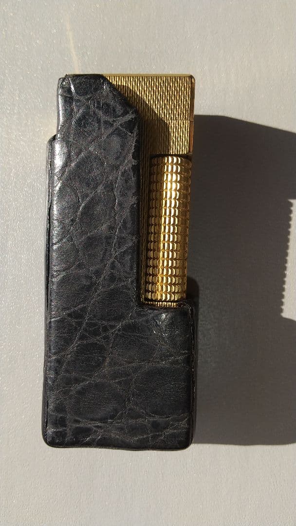 dunhillのローラー式ガスライターRE24163