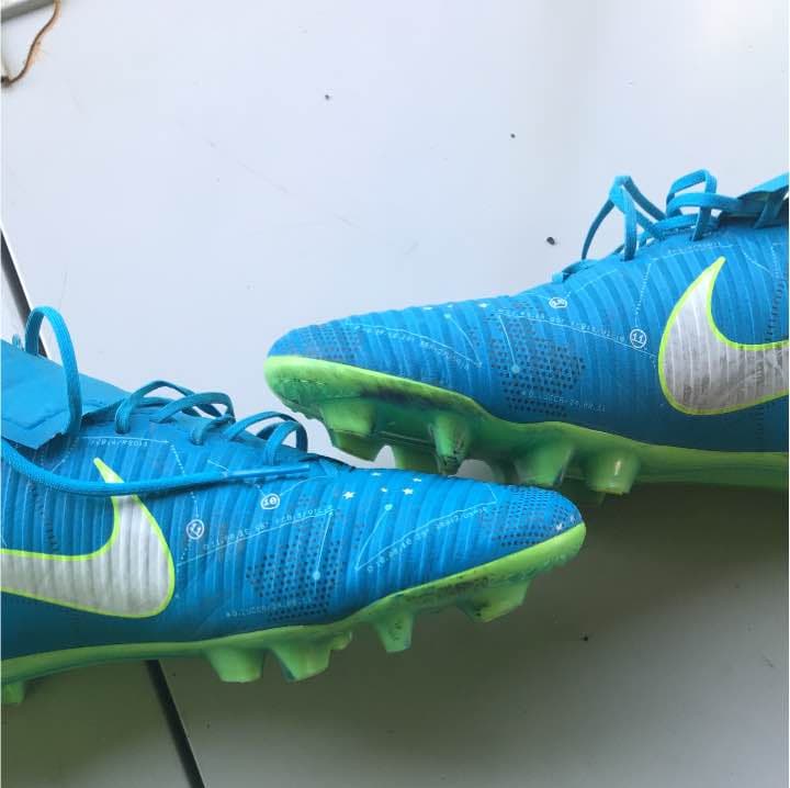 ナイキマーキュリアルネイマールモデル