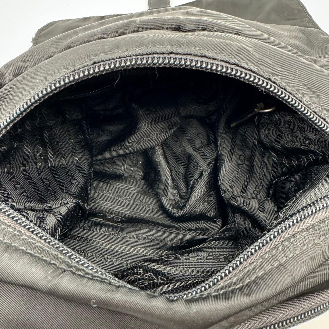 PRADA ショルダーバッグ　ブラック　ナイロン　レザー　三角ロゴ