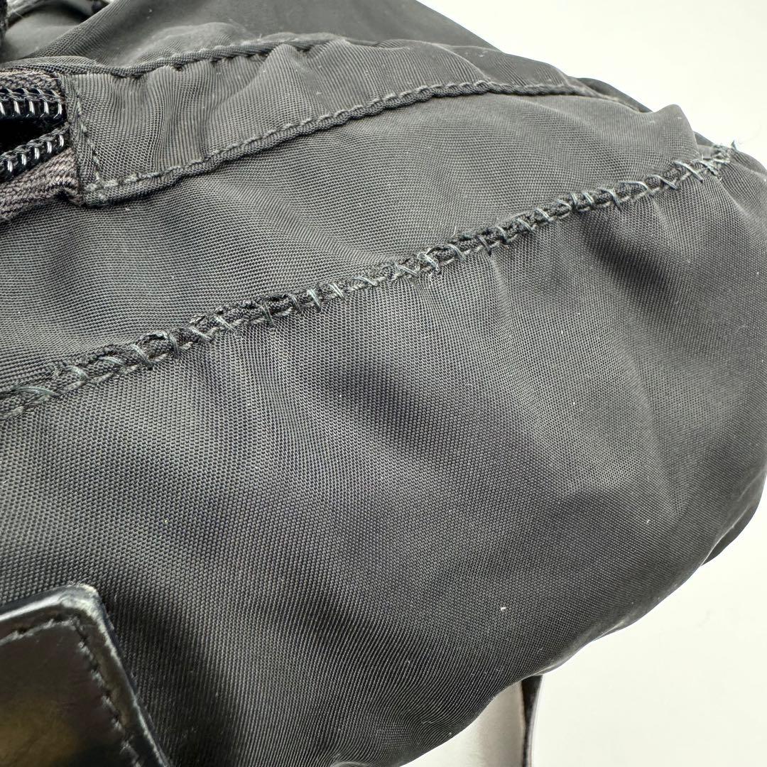 PRADA ショルダーバッグ　ブラック　ナイロン　レザー　三角ロゴ