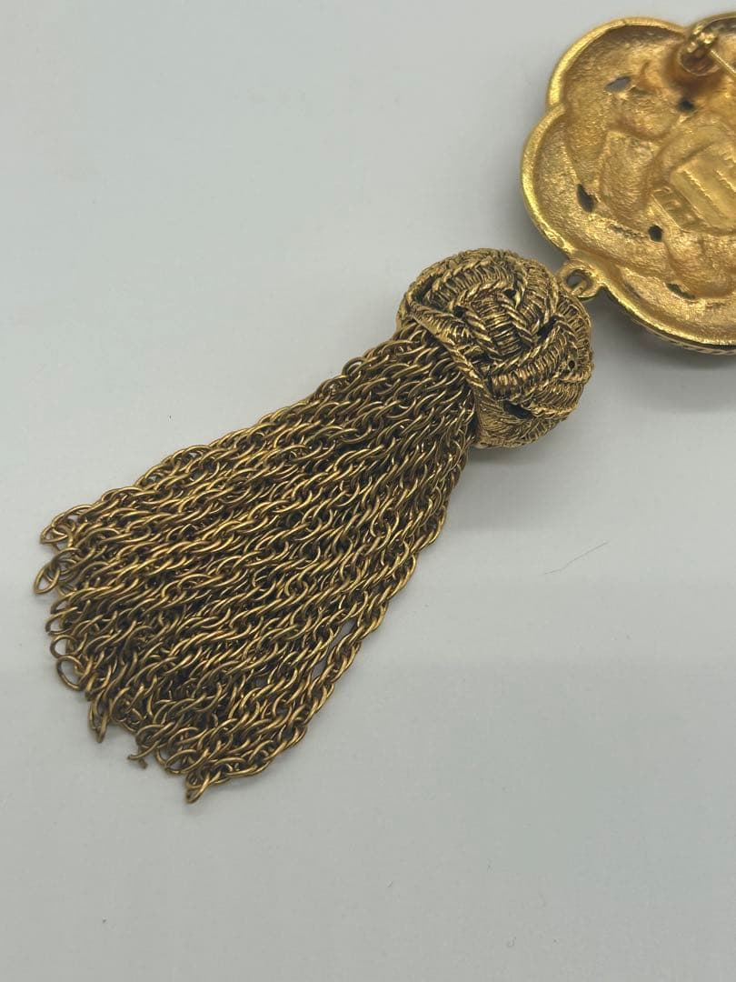 希少ungaro ウンガロ ヴィンテージブローチ タッセル ロープ編み ゴールド