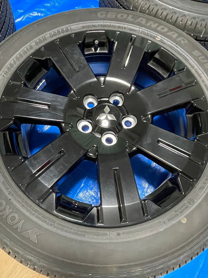 三菱デリカD5 シャモニー タイヤ ホイール【新車外し】1点ずつ出品　（4/4）