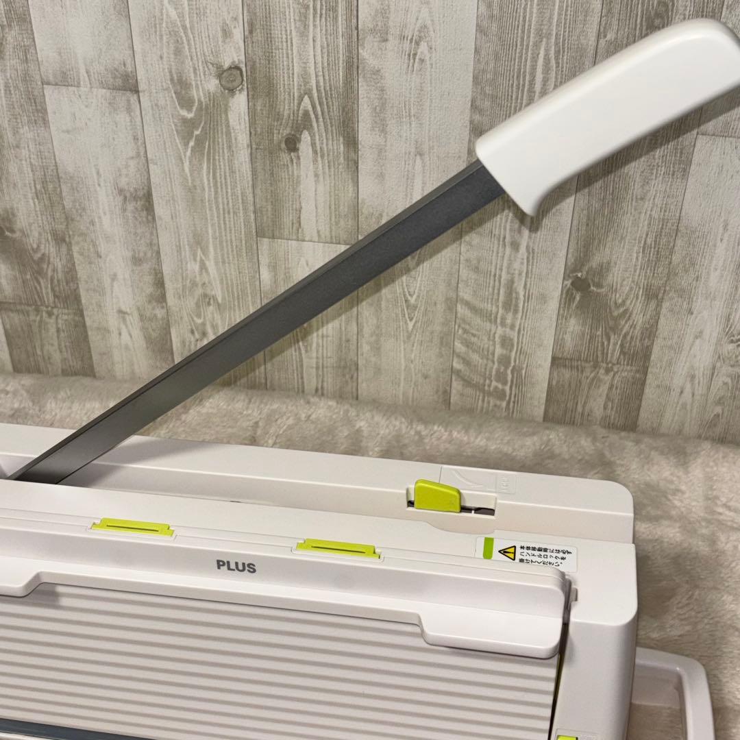 ⭐️美品⭐️PLUS コンパクト裁断機 PK-213
