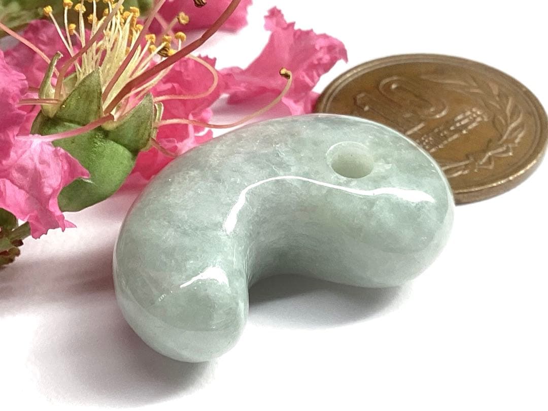 ✳親方おすすめの勾玉‼️ 糸魚川翡翠本物硬玉‼️ お身近の守護石*お守りに　鑑別書付