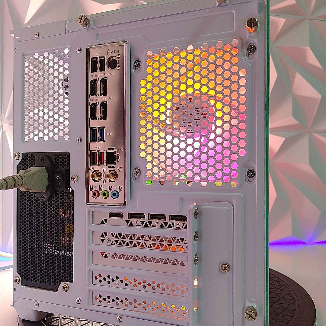 『新品』✨コンパクト3面ガラスゲーミングPC✨デスクトップ／ミニタワー／ホワイト