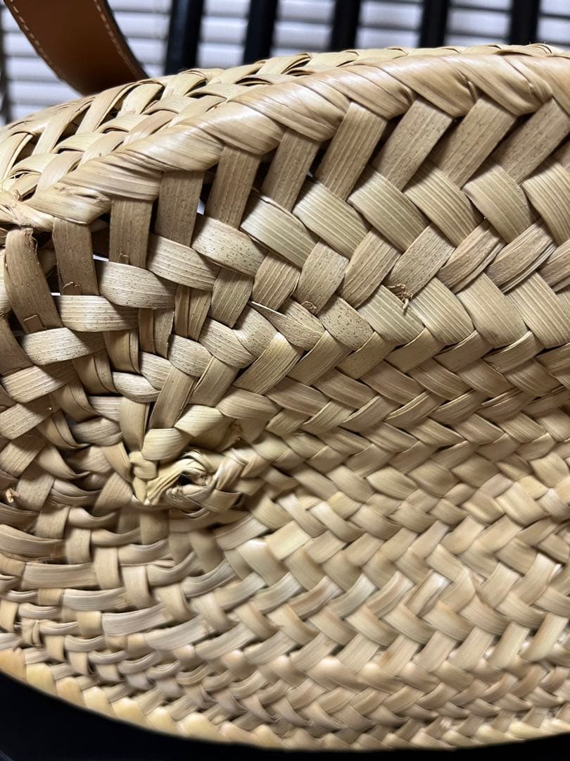 【Yuka Kaeです】　ロエベ　カゴバッグM お花チャーム付き