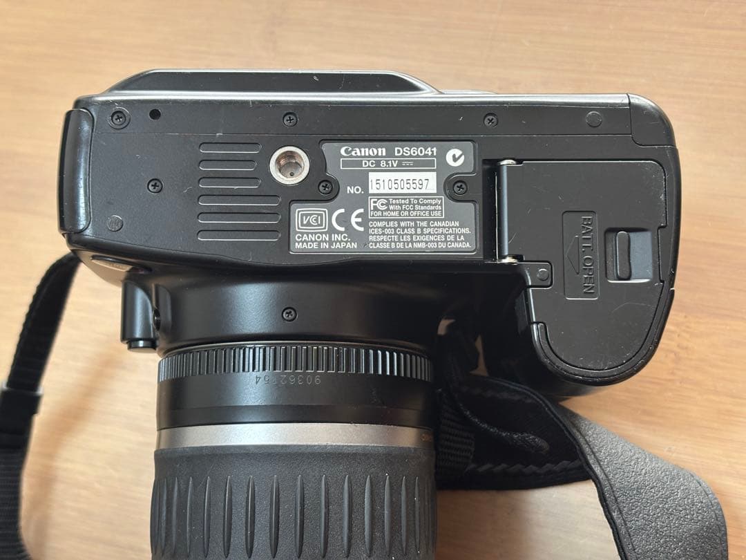 Canon EOS Kiss Digital 一眼レフ カメラ レンズ2本