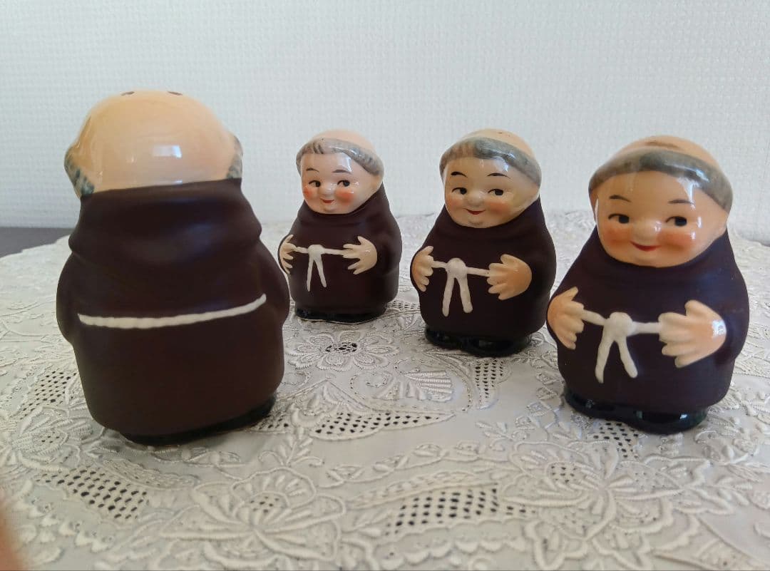 入手難 アンティーク Goebelゲーベル 修道士のフンメル人形 ４点セット