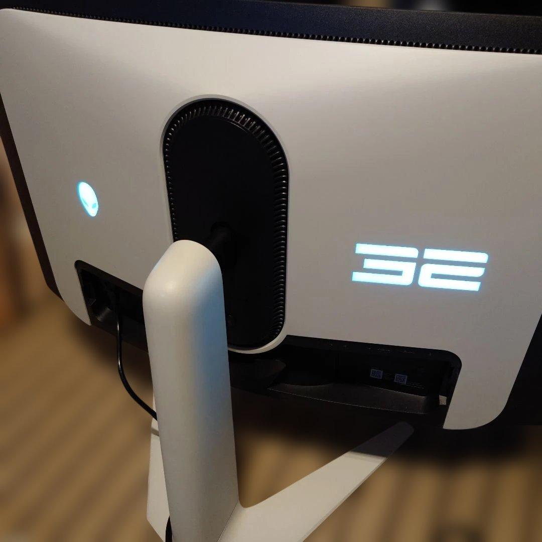 ディスプレイ・モニター本体 DELL ALIENWARE AW3225QF