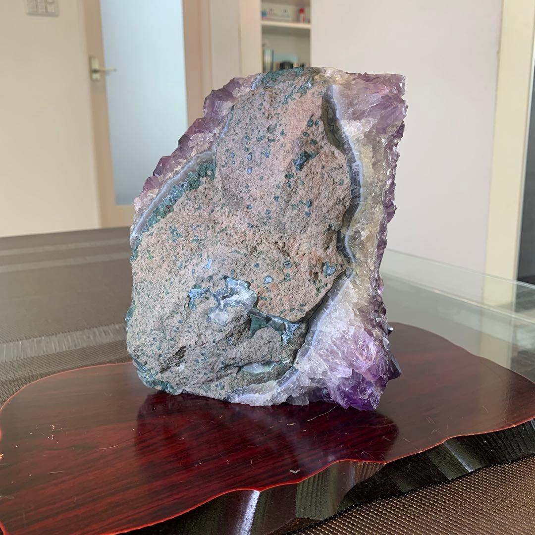 別名：シェブロンアメジスト、スピリットクォーツ本物の石。