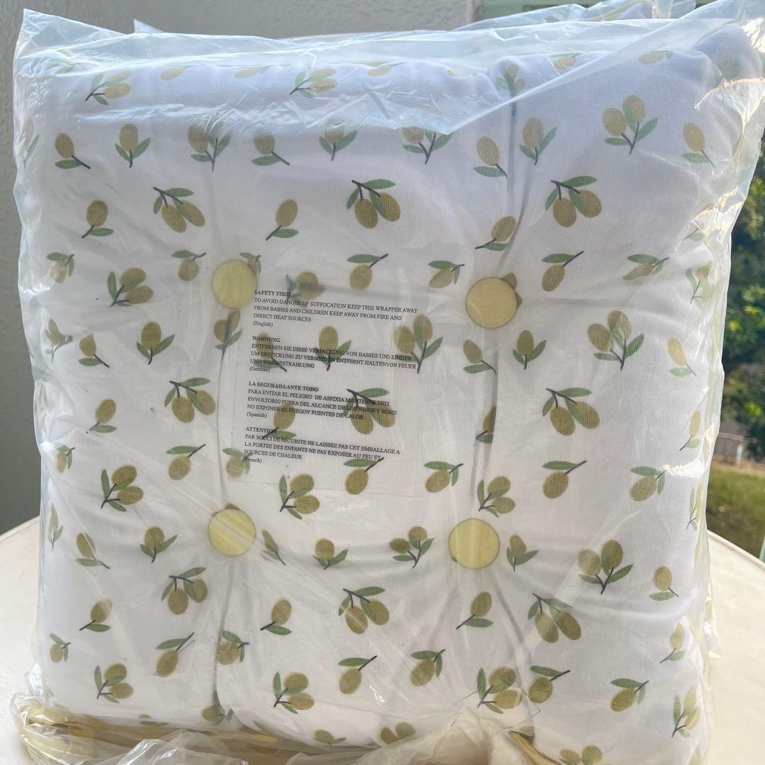 【4枚】ローラアシュレイシートパッド　オリーブ＆レモン　新品タグ付き