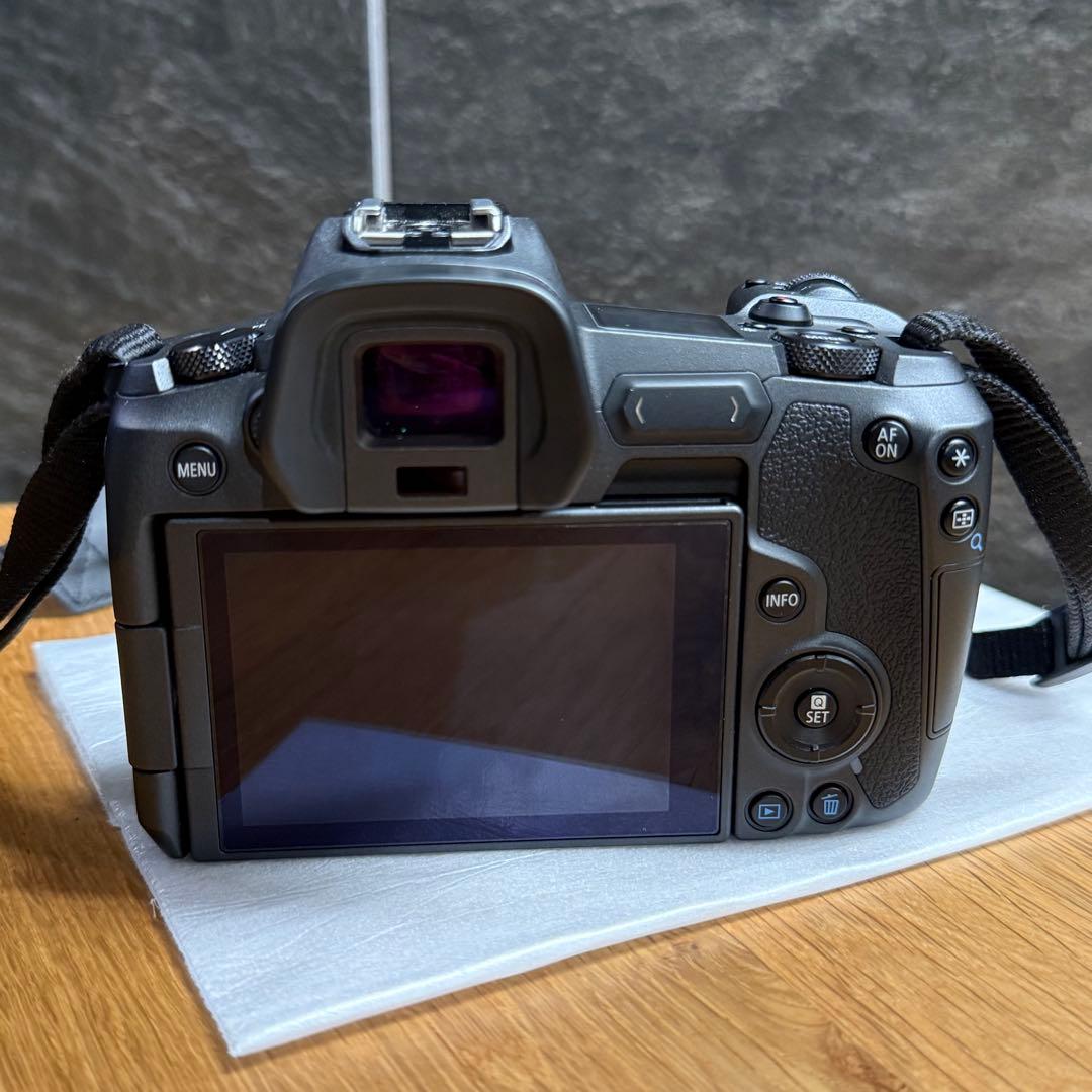 【美品】Canon EOS R ミラーレス一眼カメラ 本体 /外箱あり
