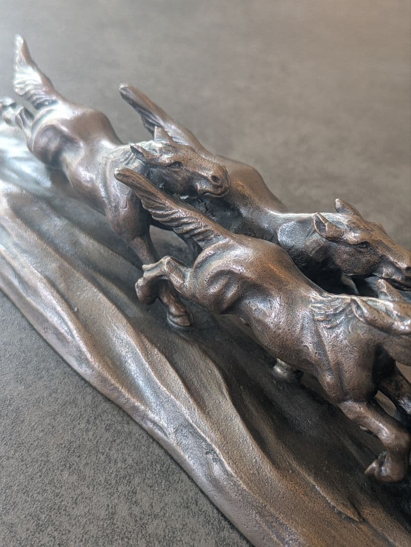 馬九行久 銅像 置物 ブロンズ製 競馬 記念品 縁起物 馬のオブジェ　午年