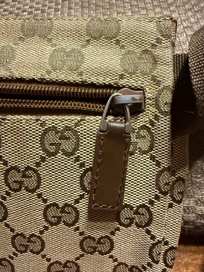 大幅値下げ！希少GUCCI　ボディーバッグ　ウェストポーチ　GG柄　キャンパス地